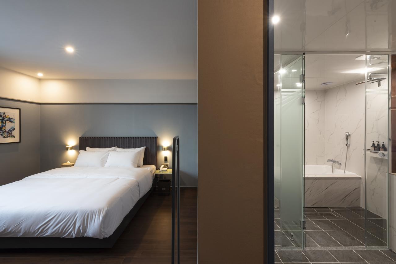 Brown-Dot Hotel Gupo Busan Bagian luar foto