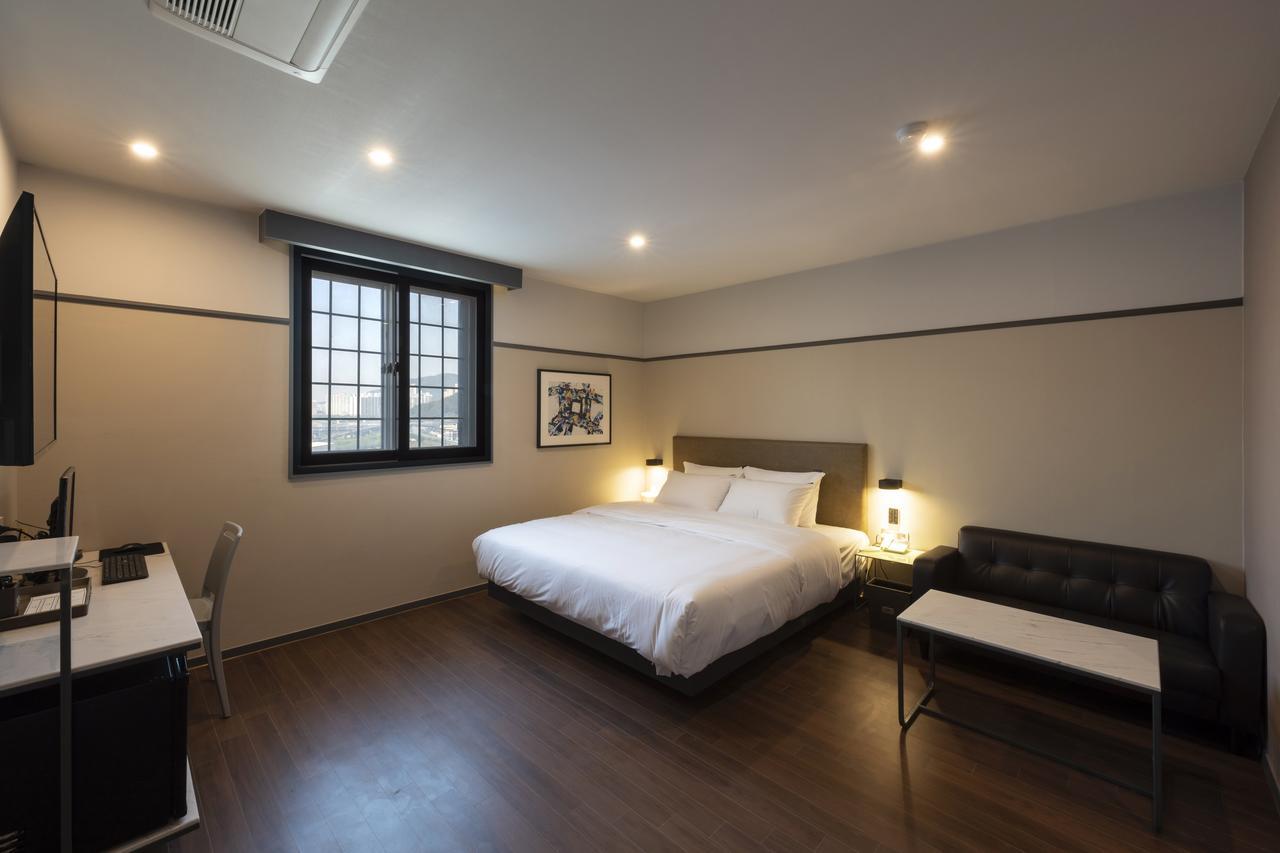 Brown-Dot Hotel Gupo Busan Bagian luar foto