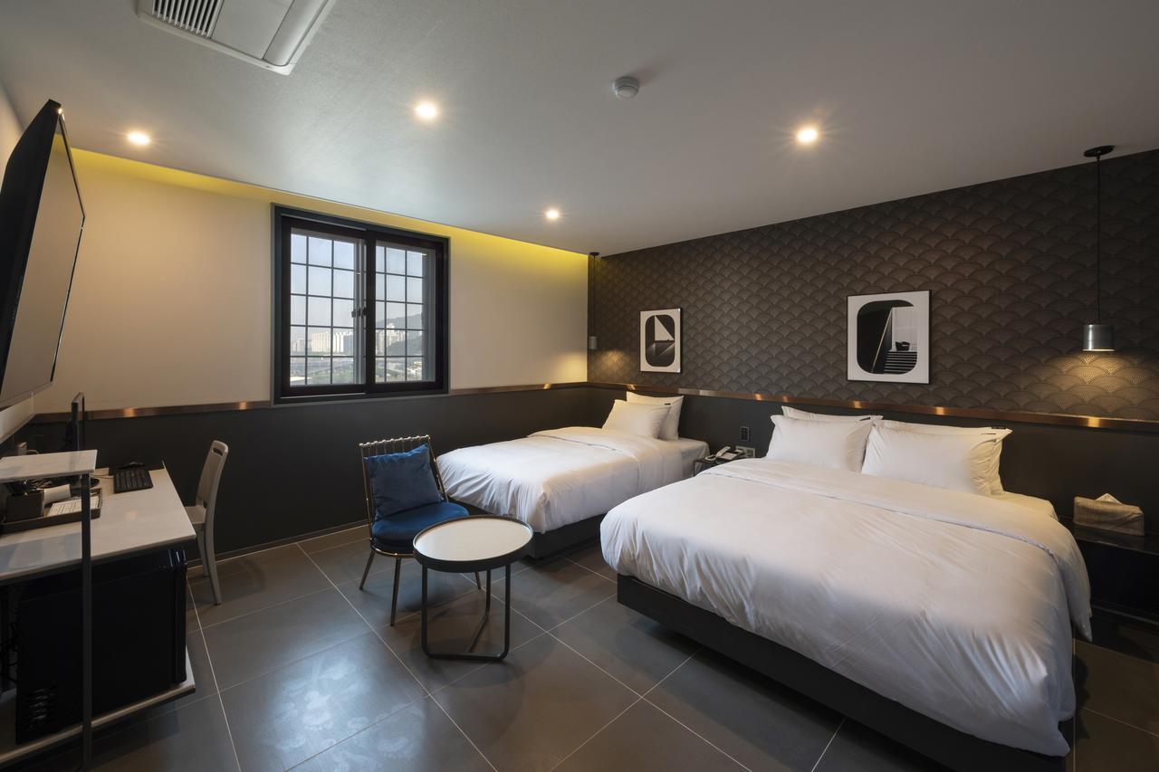 Brown-Dot Hotel Gupo Busan Bagian luar foto