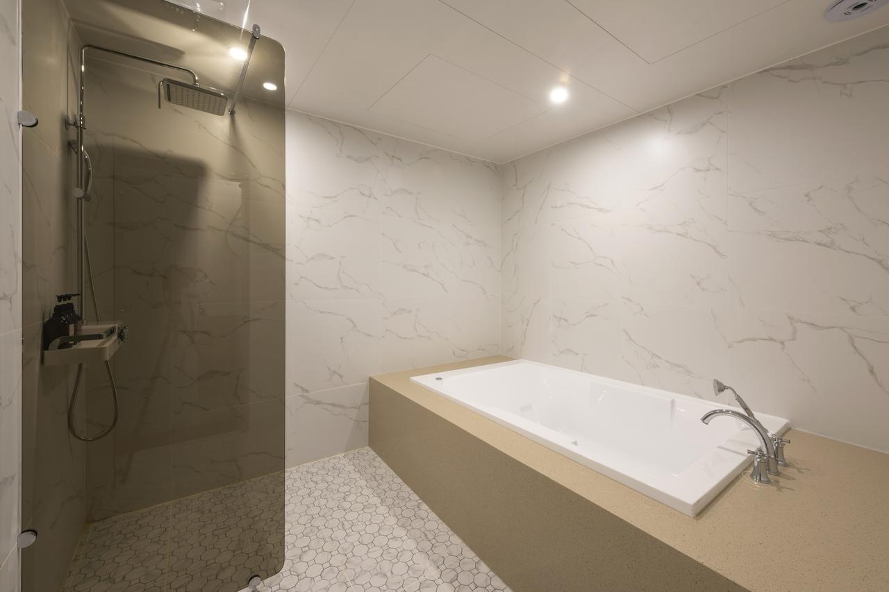 Brown-Dot Hotel Gupo Busan Bagian luar foto